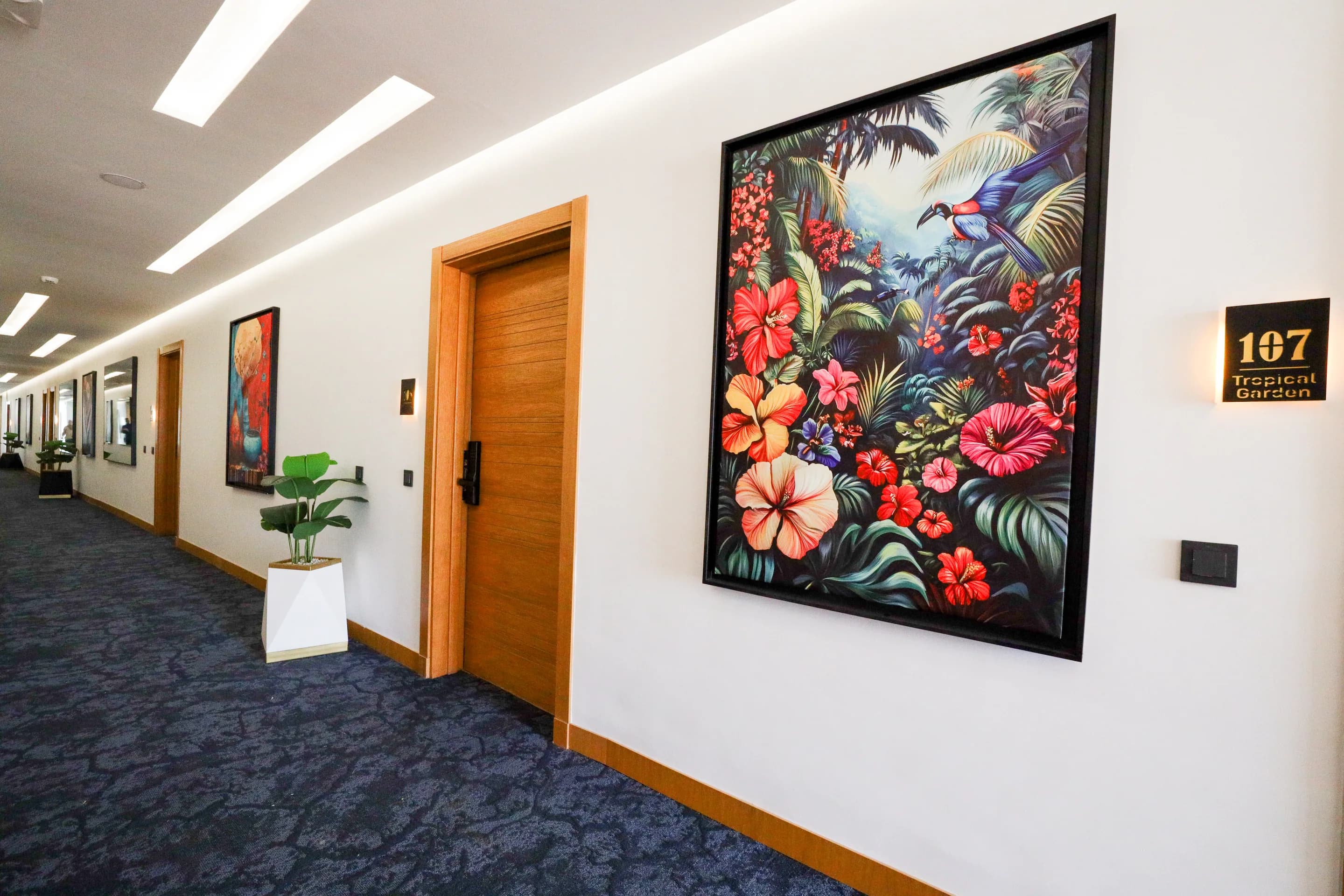 Couloir des chambres de l'hôtel Targa 42